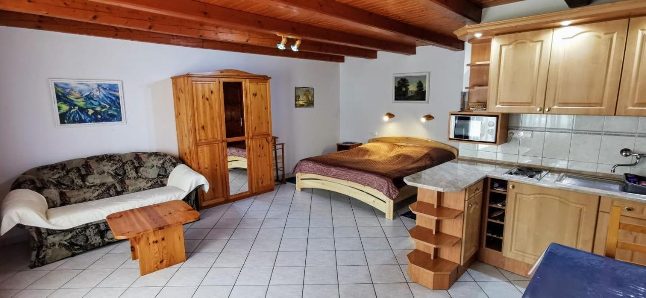 Magyar Apartmanhazak I-Iii. Zalakaros Εξωτερικό φωτογραφία