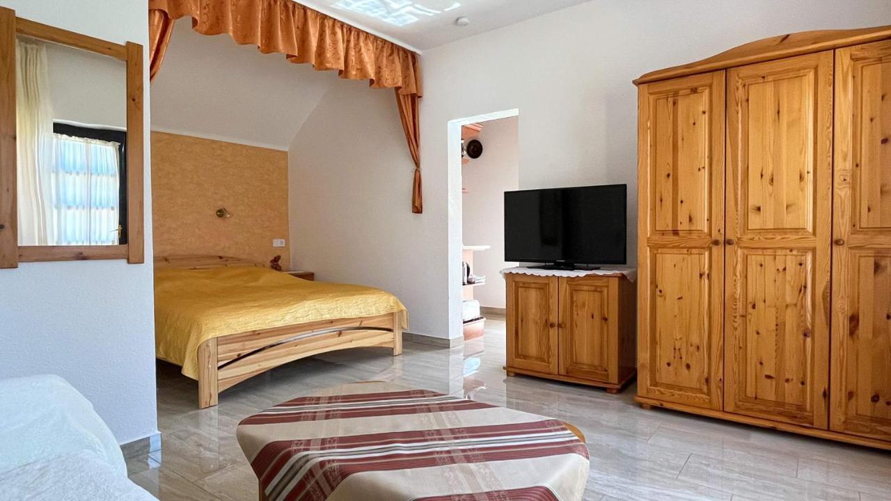 Magyar Apartmanhazak I-Iii. Zalakaros Εξωτερικό φωτογραφία