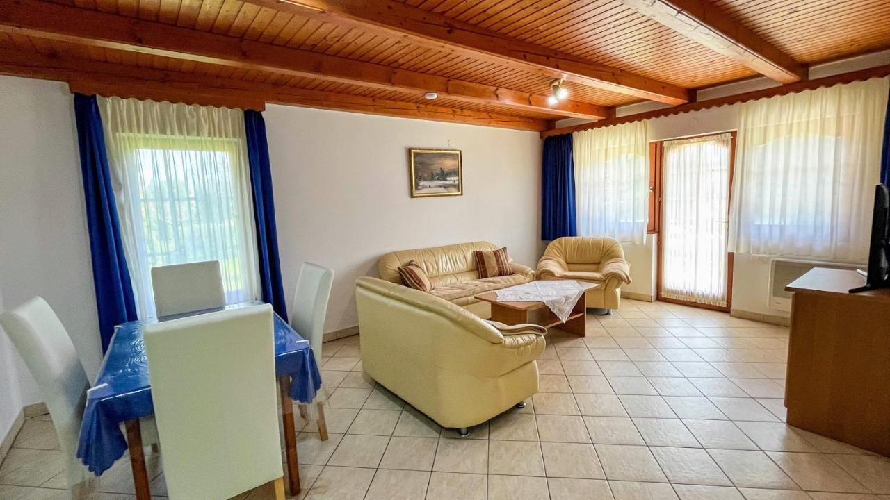 Magyar Apartmanhazak I-Iii. Zalakaros Εξωτερικό φωτογραφία
