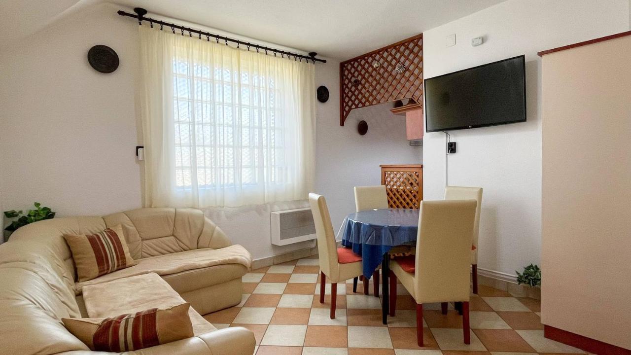 Magyar Apartmanhazak I-Iii. Zalakaros Εξωτερικό φωτογραφία